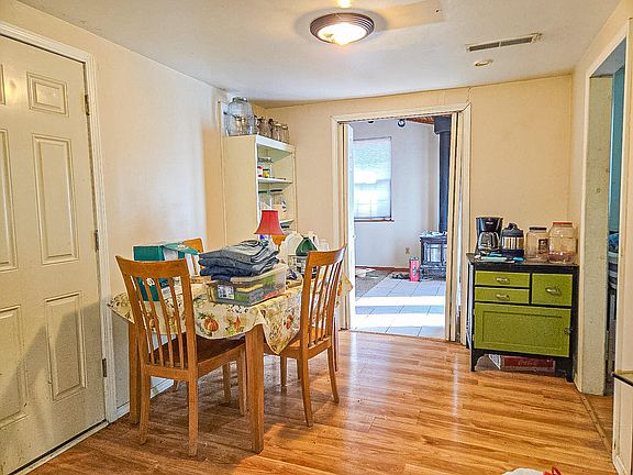 3rd image of 494 Red Top Road