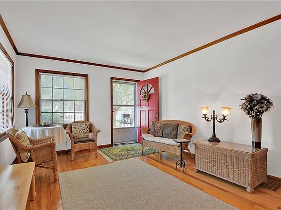 3rd image of 5406 Linden St