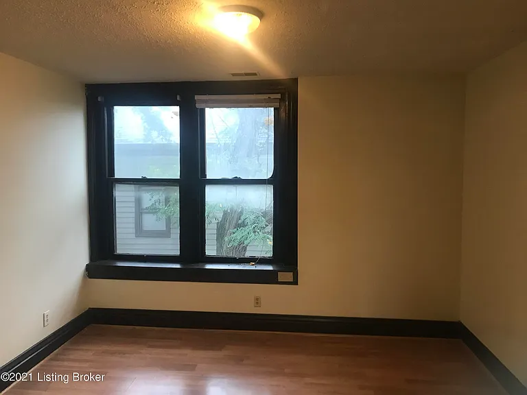 1304 S Brook St #2 — Photo 9