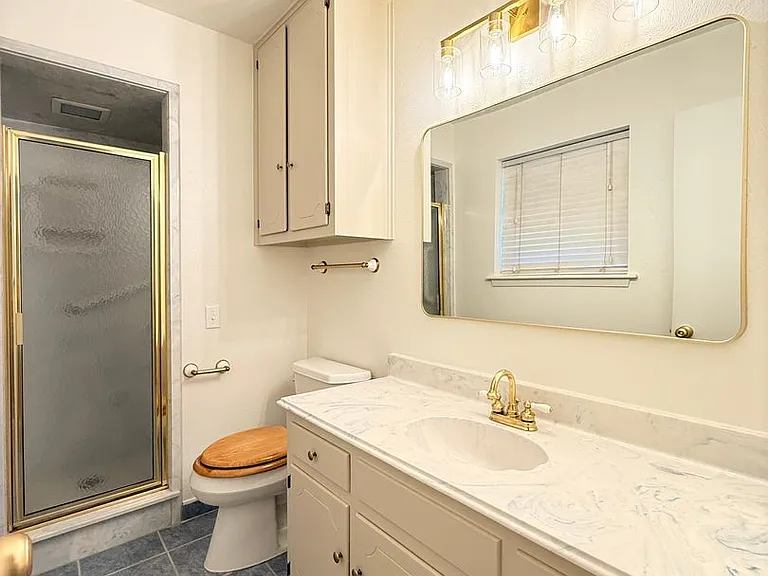 1039 Harris Ln — Photo 15