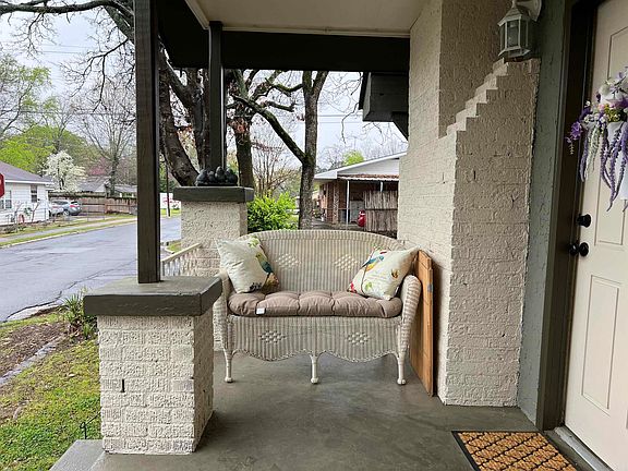 5th image of 294 Woodlawn Ave