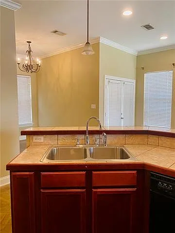 113 Aurora Blvd — Photo 11