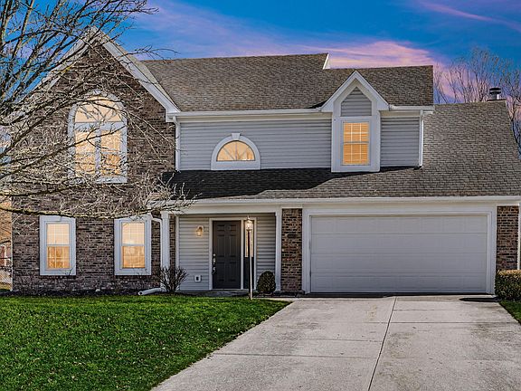 2nd image of 10877 Lexington Dr