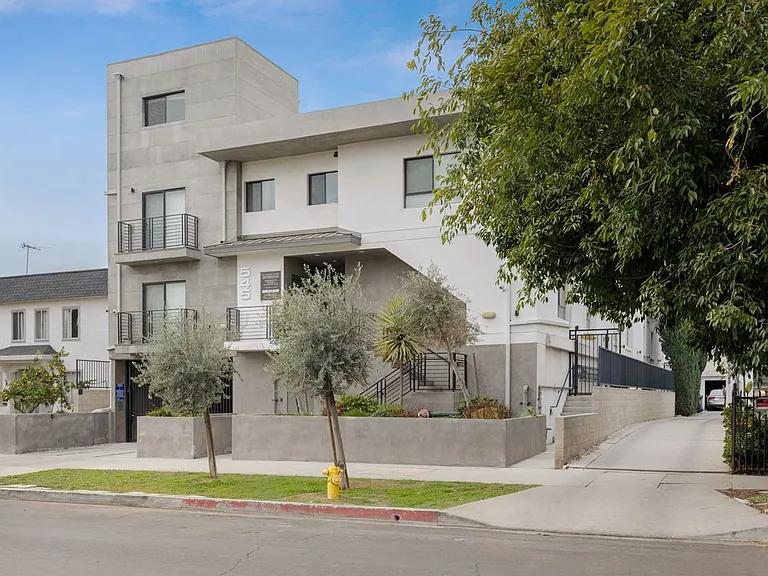 545 N Kenmore Ave — Photo 31