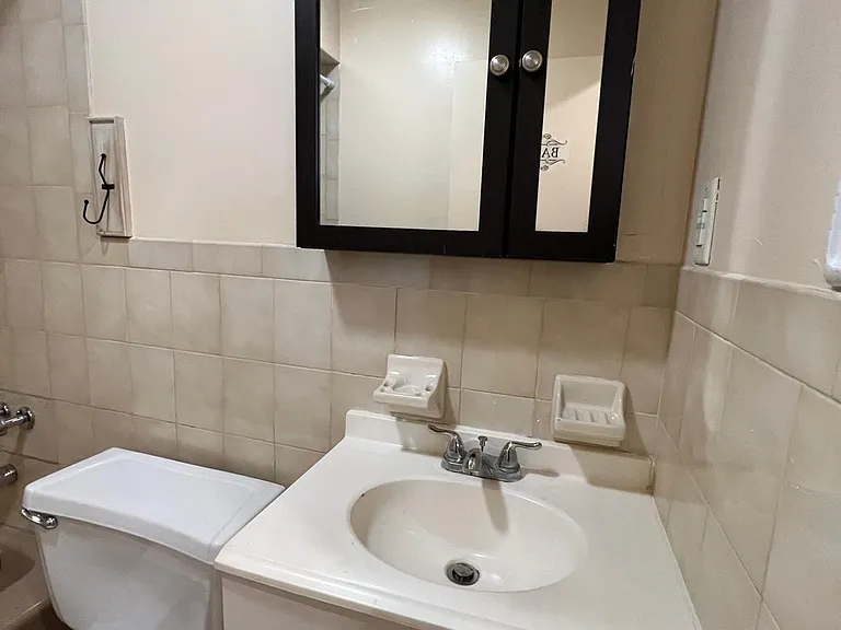 52 Yale Ave #2 — Photo 17