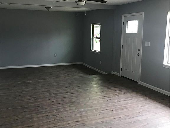 4th image of 2114 Dewberry Ln