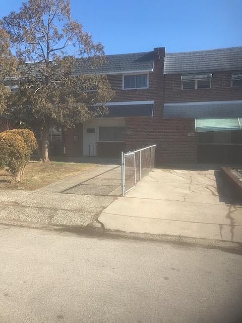 1st image of 1527 N Saratoga Pl