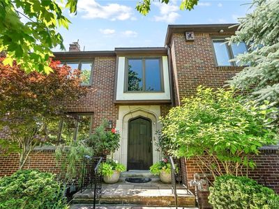 67 Nottingham Ter, Buffalo, NY, 14216