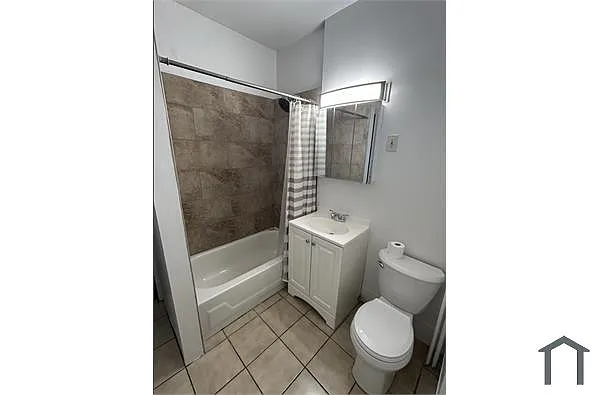 Building Photo - 517 8th St #1