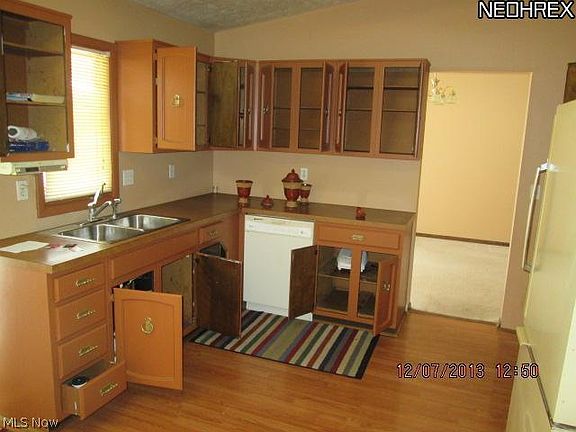 4th image of 1331 S Valley Dr