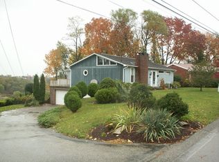 870 Quaker Dr, North Huntingdon, PA 15642