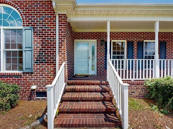 3rd image of 104 Kiowa Place