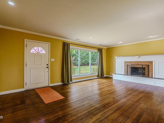 4th image of 332 Crestview Rd
