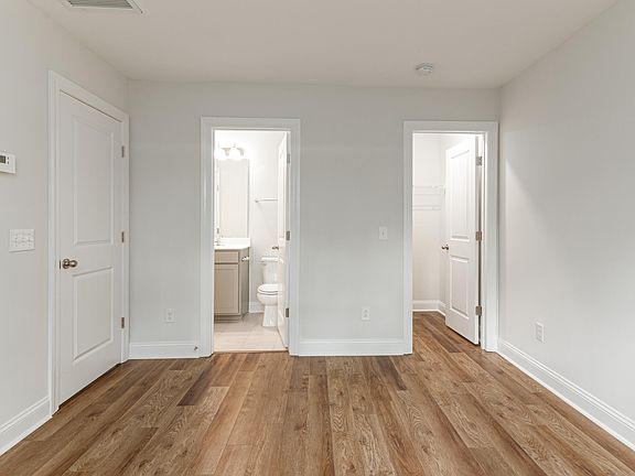 4th image of 4067 Saint Johns Ave #13