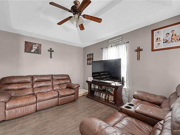 3rd image of 302 Hinojosa Dr