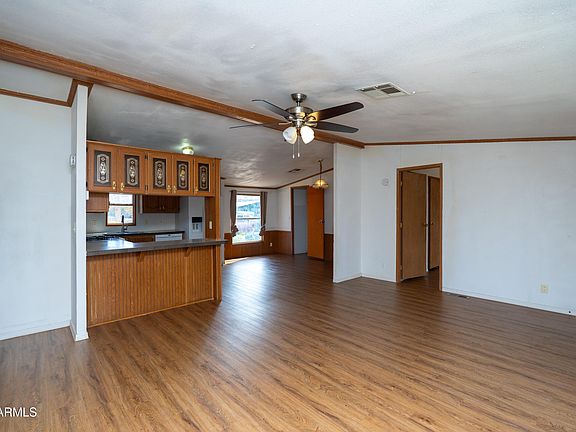 4th image of 522 E Navajo Street