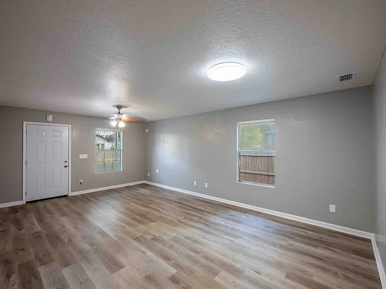 8205 Berry Ave — Photo 20