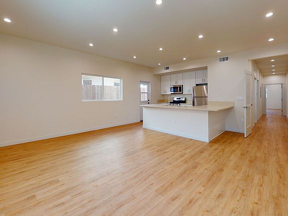 3rd image of 9045 Cattaraugus Ave #9045