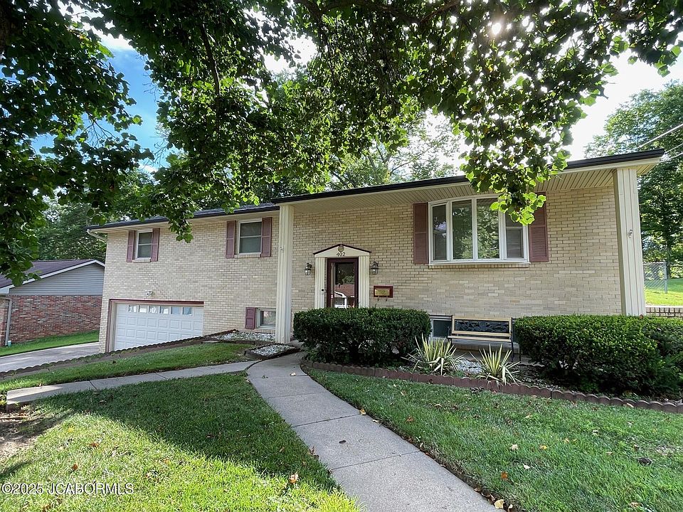 1st image of 402 Belair Dr