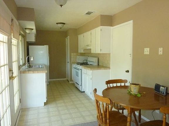 3rd image of 7216 Oldham Pl