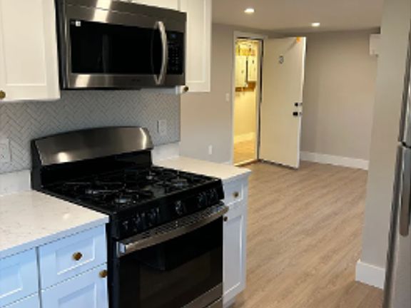 5th image of 2 Dupont Cir APT 4