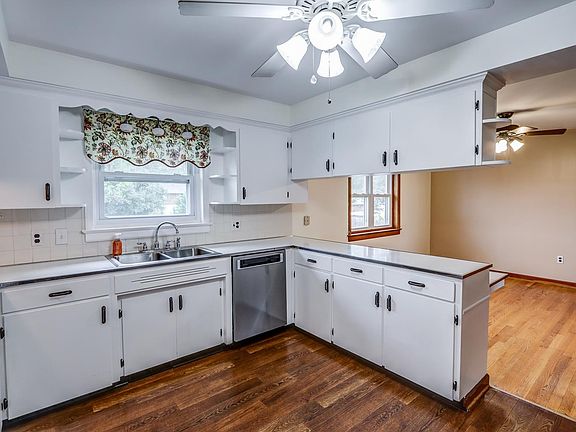 3rd image of 74 Silver Springs Dr