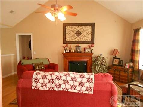 4th image of 112 Thelma Dr