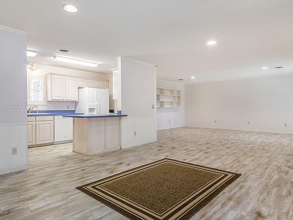 5th image of 4120 Terrace Dr