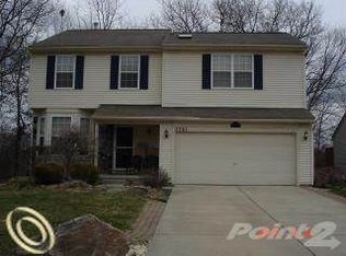 5761 Lockwood Dr, Waterford Township, MI 48329
