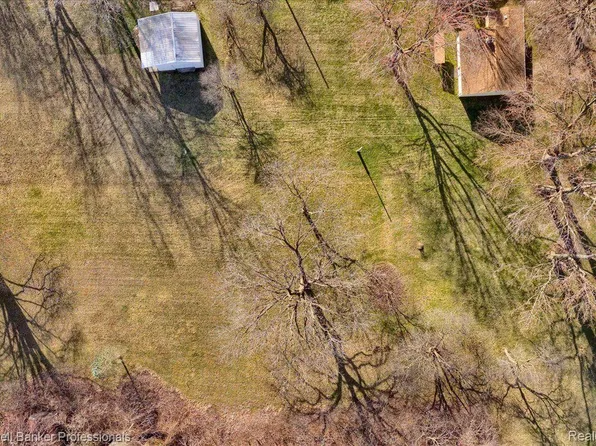 6475 Western St, Belleville, MI 48111
