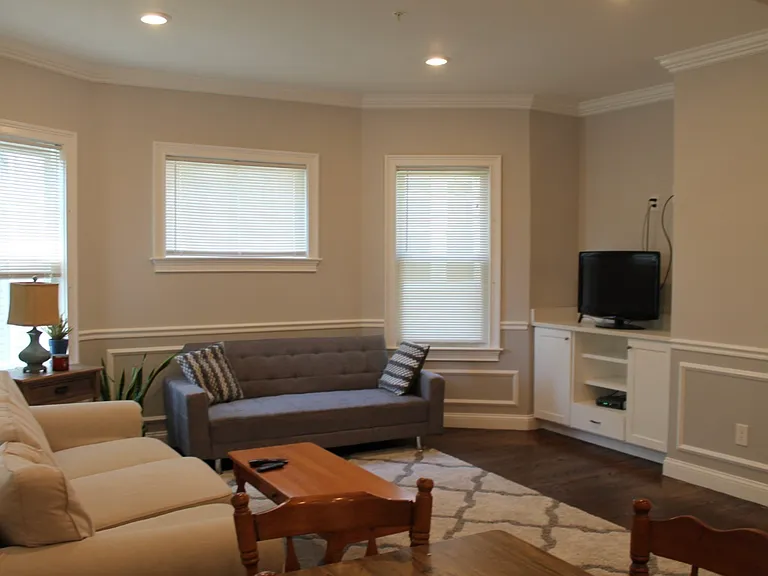 34 Circuit St #1 — Photo 3