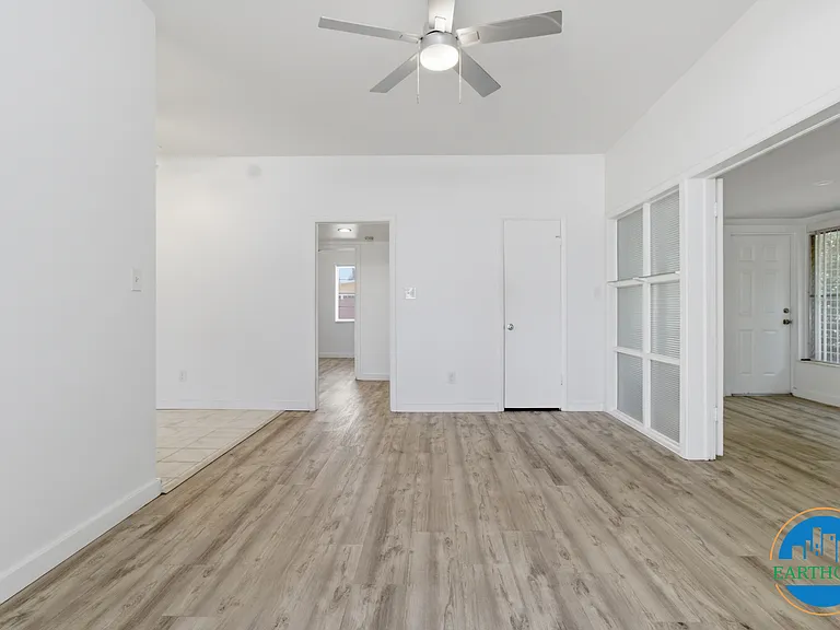 6366 Hampton Dr N — Photo 5