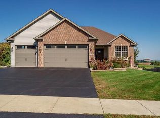 1139 Wake Forest Pkwy, Rockton, IL 61072
