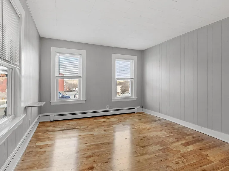 228 Daniels St — Photo 5