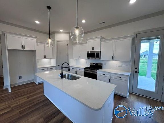 4th image of 396 Anna Dora Way