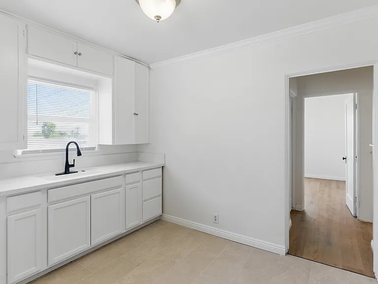 809 Water St — Photo 5