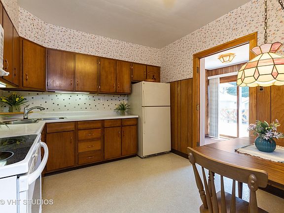 5th image of 5025 N Kilbourn Ave
