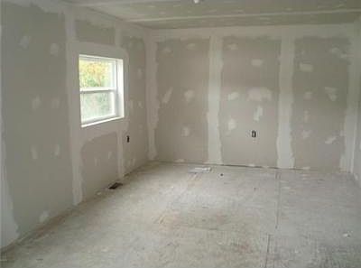 3rd image of 920 Barlow Dr