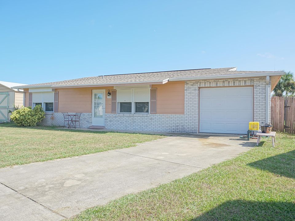 2nd image of 1305 Golf Ave