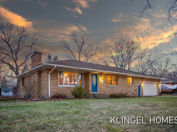 15516 Pruin St, Spring Lake, MI 49456