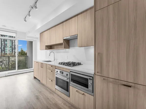 13350 Central Ave #507, Surrey, BC V3T 0S1