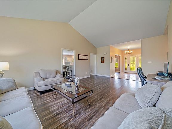 5th image of 3275 Fawnway Dr