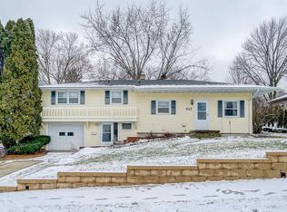 818 Barbara St, Sun Prairie, WI 53590