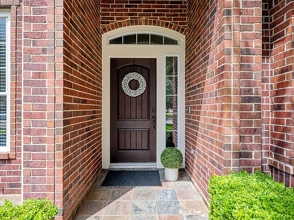 3rd image of 15806 Bishops Glen Ln