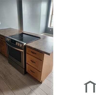 1st image of 1 Myrtle Ave Floor 3