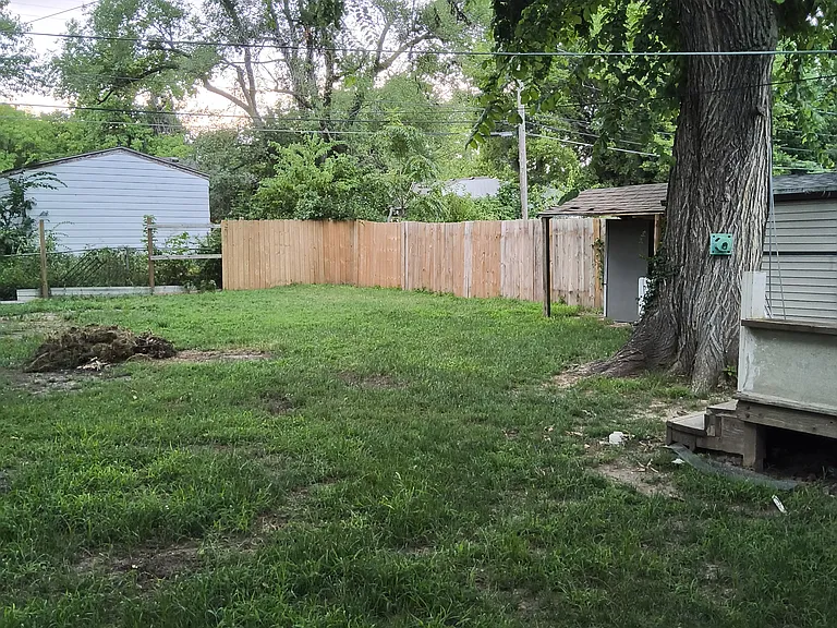 843 S Broadview Ave — Photo 6