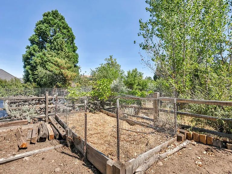 14220 W Windriver Ln — Photo 43