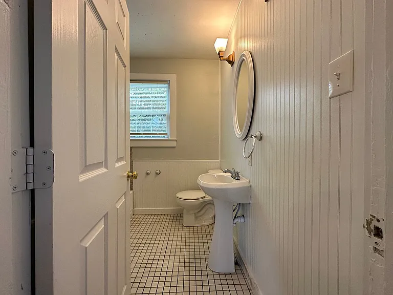 4024 Macarthur Dr — Photo 12