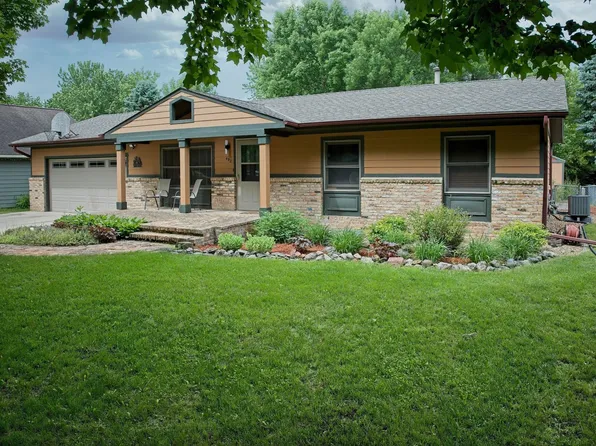 492 Shady Ridge Rd NW, Hutchinson, MN 55350