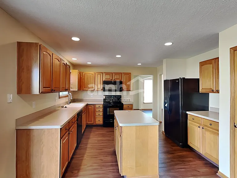 242 Iris Trail Dr — Photo 3
